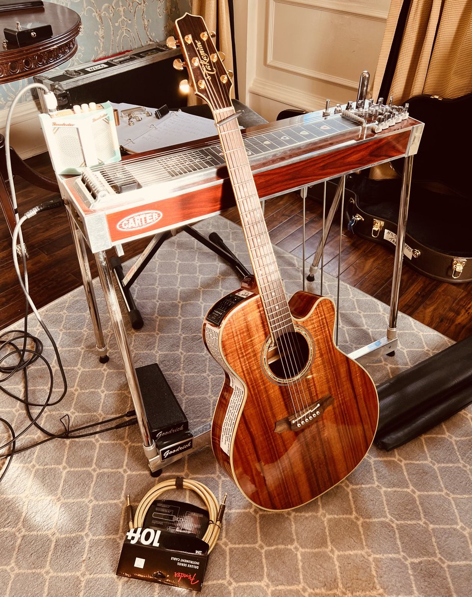 nilslofgren's tweet image. so it begins. Bless you ⁦@roseaiello2⁩ for holding down the fort and keeping the home fires burning. Miss you, Dylan and our beautiful dogs, so much. Beyond grateful, beautiful Amy. Off to play in greatest band in the land. ⁦let’s rock. @SpringNuts_⁩ @springsteen⁩