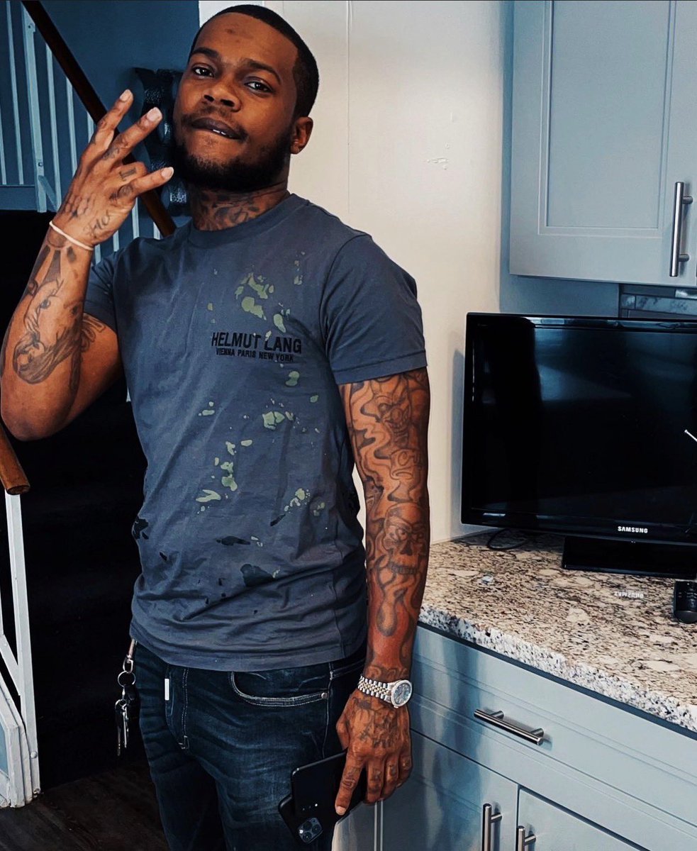 ShottieSp's tweet photo. Allah blessed wit me another year 01/09 #longlivemybrothers #freemydawgs https://t.co/KQh5D5dgKd