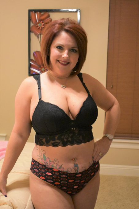 Happy HOT MILF Monday🔥🔥Nothing better than a hot mama, that loves to have fun 😉💋How about all these beautiful<a href="/tag/newprofilepic"class="tags"><span>#newprofilepic</span></a>
