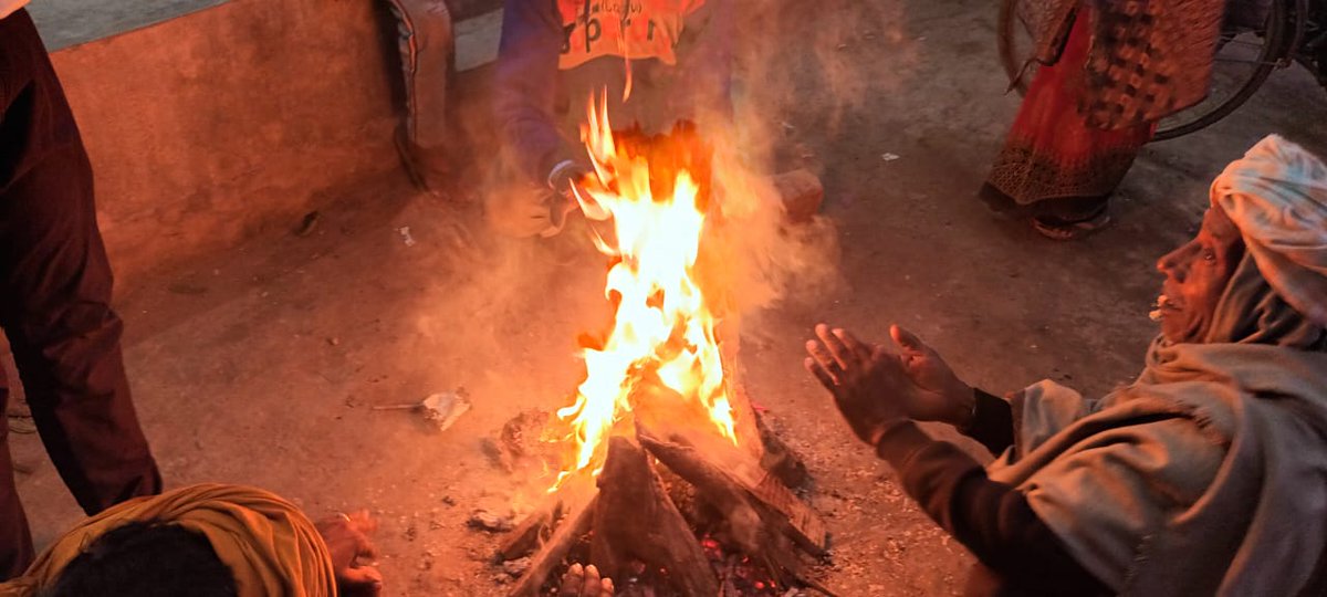 airnews_patna's tweet photo. #बिहार में अगले 2 दिनों तक भीषण ठंड से राहत के आसार नहीं। शीतलहर को देखते हुए मौसम विभाग ने लोगों से सावधानी बरतने की अपील की। #DeadlyWinter https://t.co/yduWS7Y4Ji