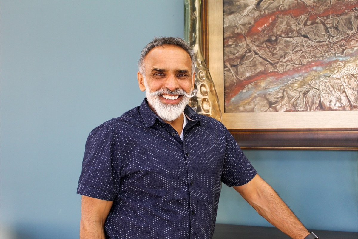 XPress_Cargo's tweet photo. Say "Hello!" to Xpress Cargo's CEO, Randy Shergill! Randy and his brother, Shawn Shergill, are the founders of Xpress Cargo. Randy is such a caring, reliable, hardworking, and awesome CEO and we are so grateful to have a CEO like him! :) #XpressCargo #truckingindustry https://t.co/GCoeDsEYWR