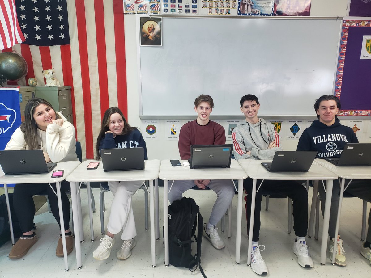 MrsFleming274's tweet photo. 3rd Period Negative Side Debaters for Secession Debate https://t.co/p3hIomgxZh