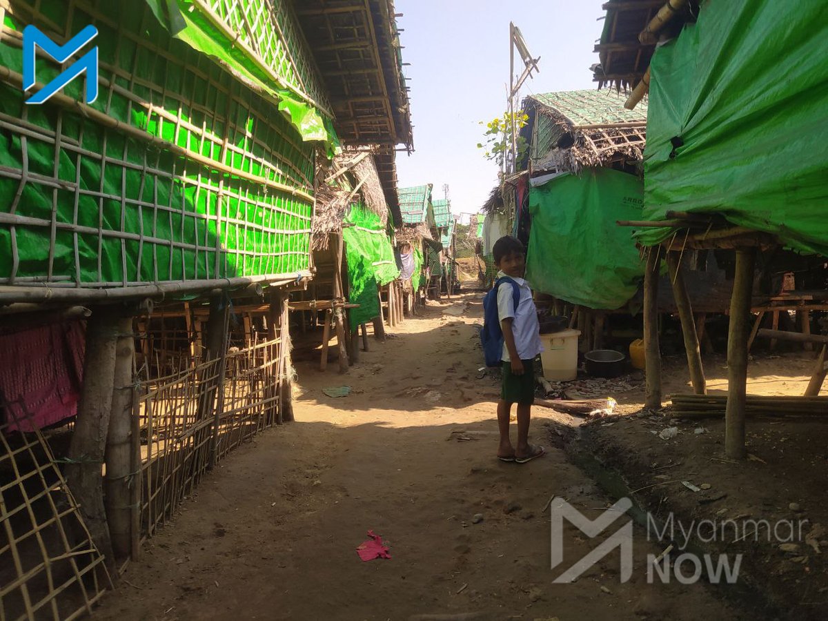 Myanmar_Now_Eng's tweet photo. Hundreds of people from Rathedaung Township who fled fighting between Myanmar's military and Arakan Army (AA) want to return home during ceasefire but said they fear  landmines and troops nearby.

More at https://t.co/M0Pi8Kxy5K
 
Photos - Myanmar Now

#WhatsHappeningInMyanmar https://t.co/yT4bsq6aO1