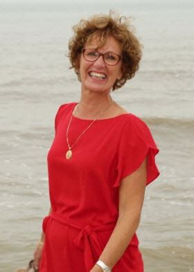 Habundia's tweet image. En als het daar nou bij gebleven was....we hebben ook nog een #MiekeKerkhof die trouwambtenaar is....die kan er ook wat van! #handsigns