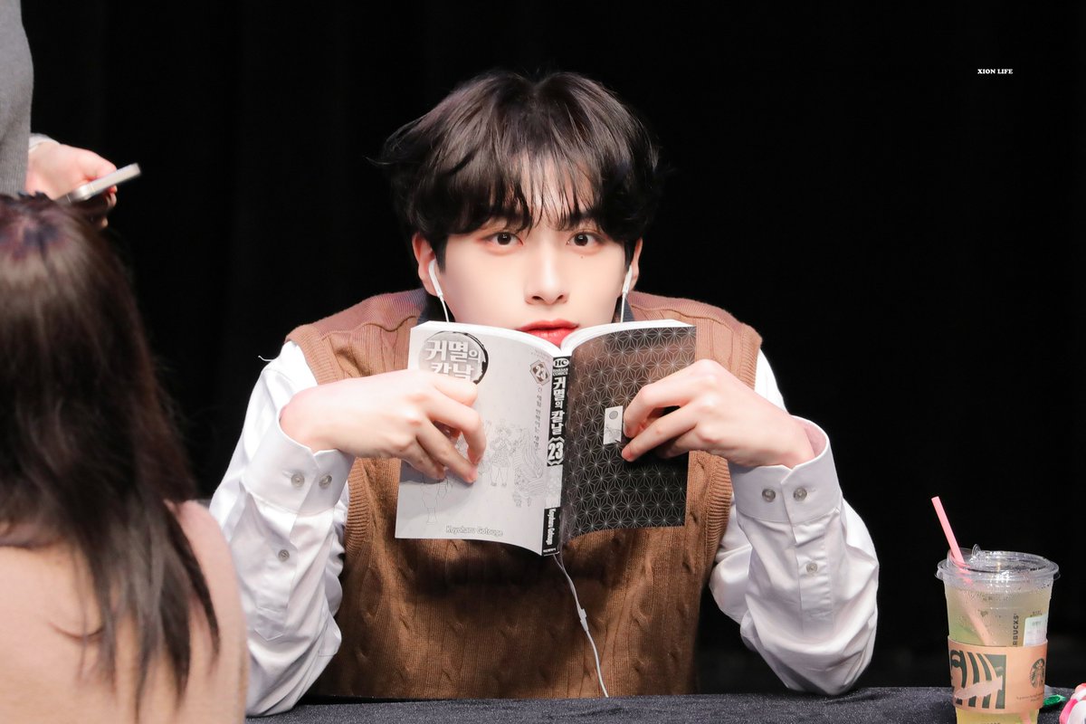 XIONLIFE_110's tweet photo. 221016 #시온

영원한 막냉이아기 시온아 생일축하해❤️

#원어스 #ONEUS #XION #손동주 #シオン https://t.co/ElXbXGwVyB