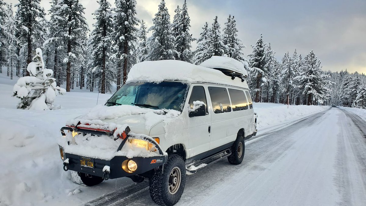 Looks chill out there!
📸 <a href="/David/">David Noël 🇪🇺</a> Sherako Balance Dog Training on Facebook
.
.
.
#winteriscoming #winterishere #coldweather #overlandvans #fordvans #fordcamper #cameprvanlife #vanlifestyle #vanlifeproject #solitude #paradise #econoline #fordeconoline #snowday #snowadventure