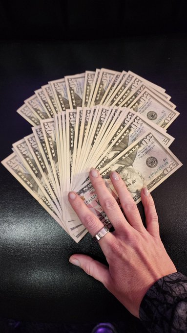 I had such a delightful session yesterday with an adorable, enthusiastic masochist, who left in happy