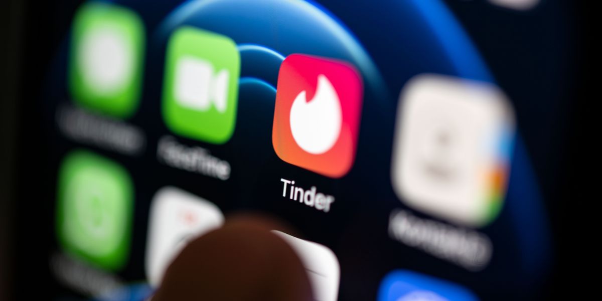 Tinder y Grindr no enamoran y pierden valor en bolsa dlvr.it/Sgc7Yx