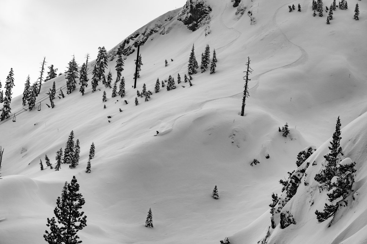 palisadestahoe's tweet photo. A moment of mountain meditation for your Monday morning
Photo: @blakessler.nef
#PalisadesTahoe #JanuBURIED https://t.co/XcUo9AFJhX