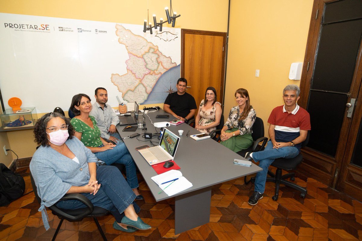 Projetar_SE's tweet photo. Nosso primeiro Estudo de Viabilidade de 2023 foi apresentado ao Prefeito de Pinhão, Charles Wagner Nunes Oliveira, e sua equipe. Trata-se do estudo para o projeto de Retomada da Construção da Escola Municipal Ismael Trindade. #banese #governodesergipe #pinhao #banesecard https://t.co/r6jDCuIONm