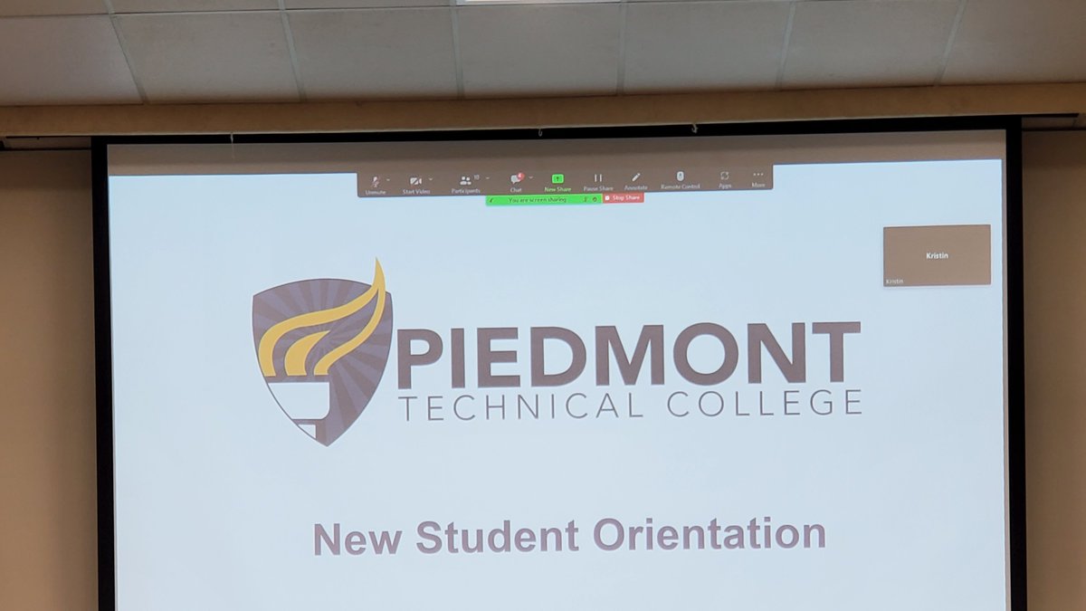 DevEdSC's tweet image. Happy to be sharing #AVID focused notes at today&apos;s new student orientation @piedmont_tech.

#IDEASdiv