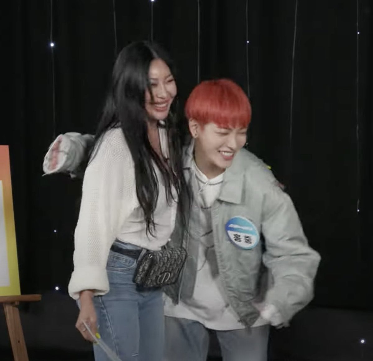 H0NGLOVER's tweet photo. imagine how our world would improve if all men behaved towards women like hongjoong https://t.co/Q9qjgCkE9O
