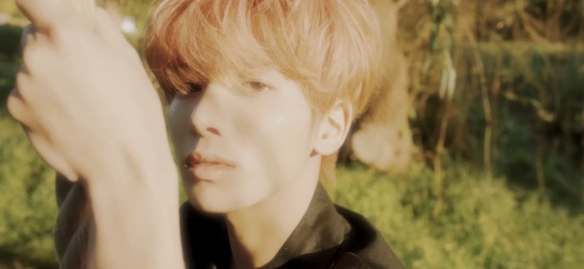 taehyun files tweet media