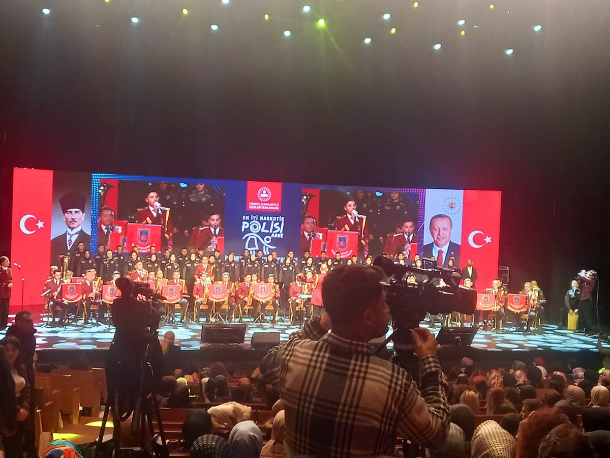 Akçansa Mehmet Akif Ersoy İlkokulu (@tepecikakcansa) on Twitter photo İçişleri Bakanımız Sayın Süleyman Soylu önderliğinde yürütülen İstanbul Valisi Sayın Ali Yerlikaya ve İlçe Kaymakamımız Sayın Ali İkram Tuna'nın da katılımlarıyla gerçekleştirilen "En İyi Narkotik Polis ANNE " Proje tanıtım toplantısındaydık. <a href="/BuyukcekmeceMem/">Büyükçekmece İlçe Millî Eğitim Müdürlüğü</a> <a href="/hasan_uygun91/">hasan uygun</a> İçişleri Bakanımız Sayın Süleyman Soylu önderliğinde yürütülen İstanbul Valisi Sayın Ali Yerlikaya ve İlçe Kaymakamımız Sayın Ali İkram Tuna'nın da katılımlarıyla gerçekleştirilen "En İyi Narkotik Polis ANNE " Proje tanıtım toplantısındaydık. <a href="/BuyukcekmeceMem/">Büyükçekmece İlçe Millî Eğitim Müdürlüğü</a> <a href="/hasan_uygun91/">hasan uygun</a>