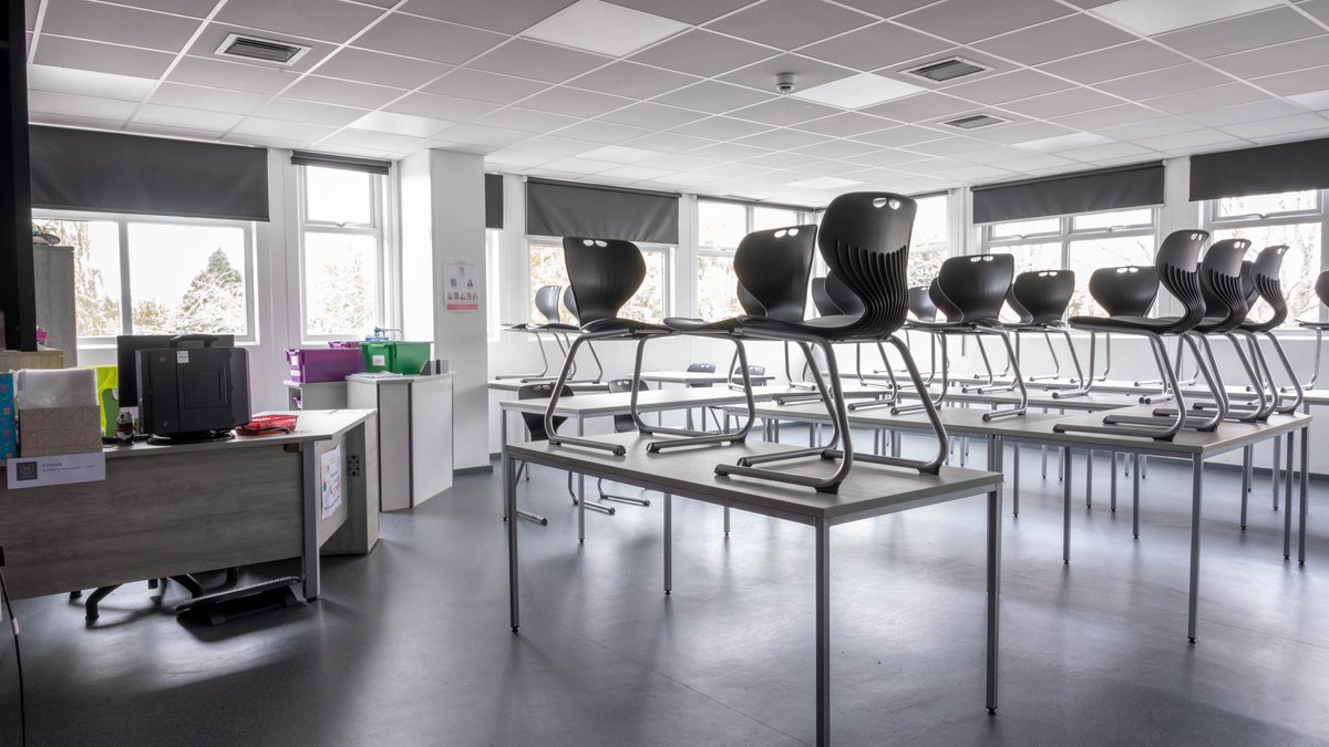 4SquareFurnitur's tweet photo. NEW CASE STUDY - See how we helped Uxbridge High School to update their sixth-form with smart, more “grown-up” classrooms to help prepare students for future learning https://t.co/WOFFjCrbub #learning #schools #education #sixthform #learningenvironments #teaching #students https://t.co/VrfrpspGGg