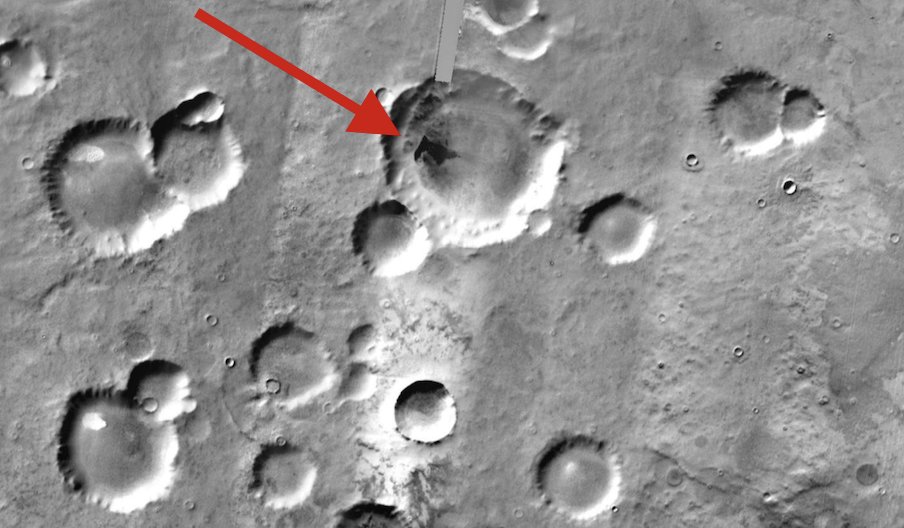 UFOSightings101's tweet photo. Alien Structure Found On Mars, Google Map. The structure is so tall it throws a shadow over 5 miles. Its about 1.5 miles tall, but since its on the floor of a crater, which is about 2-3 miles deep, its goes unnoticed. UFO Sighting News 👽🛸👽 https://t.co/cYcziZIBIe https://t.co/7rLYaBSc0o