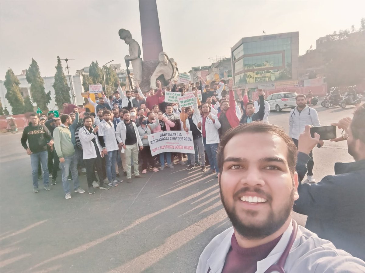 ग्रामीणों के स्वास्थ्य को ध्यान में रखते हुए 4500 MO भर्ती पर एक्शन ले माननीय गहलोत सरकार
#4500MO_for_RAJASTHAN
<a href="/ashokgehlot51/">Ashok Gehlot</a> 
<a href="/plmeenaINC/">Parsadi Lal Meena</a> 
<a href="/News18Rajasthan/">News18 Rajasthan</a> 
<a href="/zeerajasthan_/">ZEE Rajasthan</a> 
<a href="/1stIndiaNews/">First India News</a>