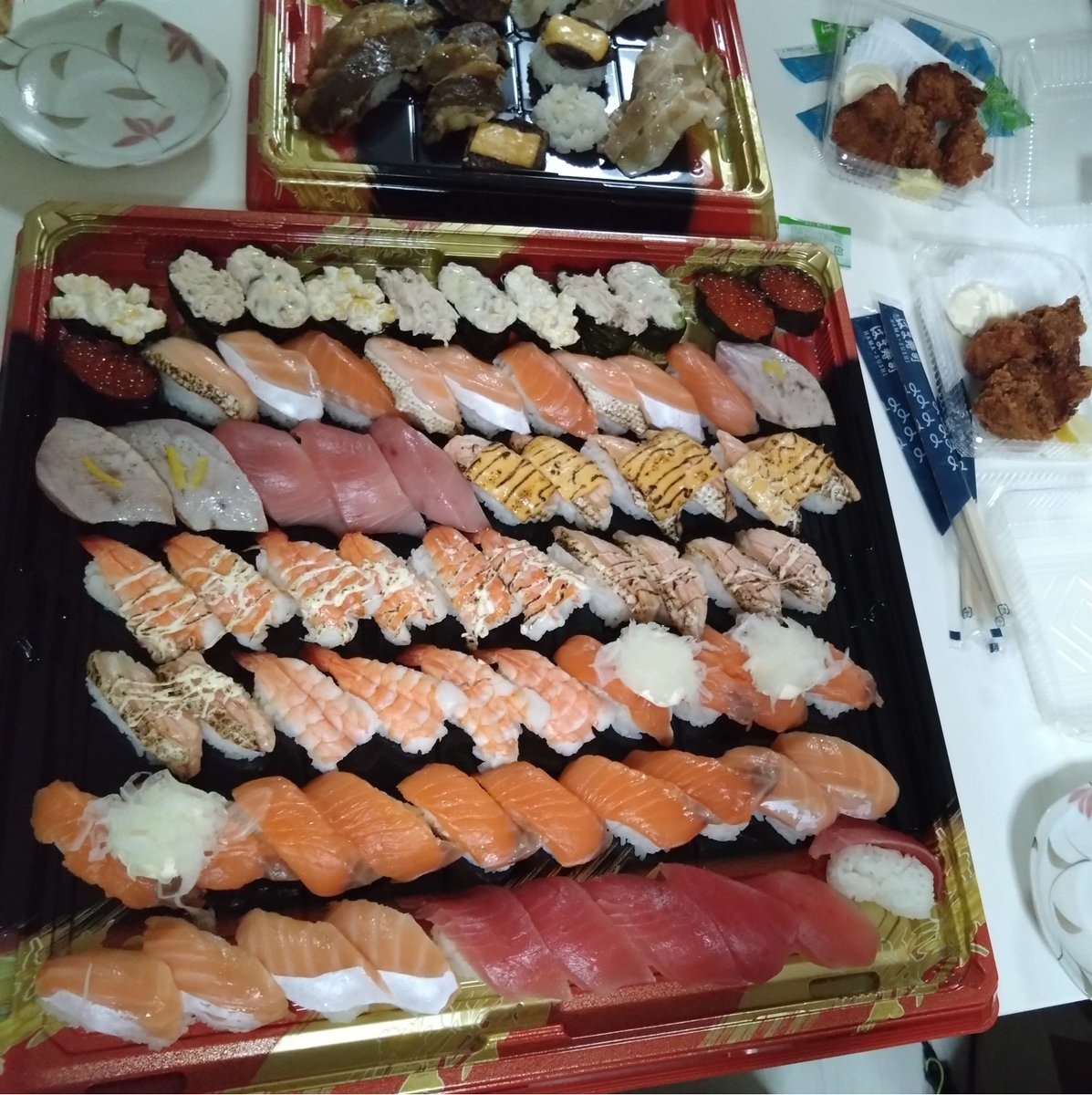 BluePlusSymbol's tweet photo. Bought too much sushi 😓 https://t.co/TFQ9cgMpIX