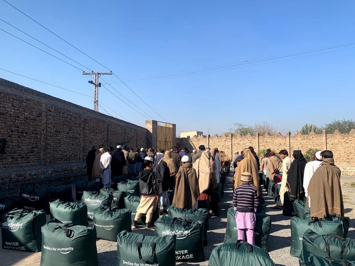 waseemsajjad345's tweet photo. "Remember your humanity, and forget the rest". 

Join us and contribute us 
#MSF_WinterDrive 
@CDMillionSmiles @MillionSmilesPK @MSfoundationPK  @DanishRafiq_ 
#Humanity https://t.co/auHgyetWbH