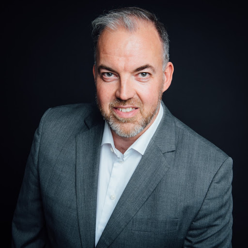 dgtlsalamander's tweet photo. Toute l’équipe de #digitalsalamander est fière de vous annoncer que son président, @alanmuntadas a obtenu avec succès la certification Cloud Digital Leader. Une reconnaissance des connaissances fondamentales sur le cloud et la transformation numérique. https://t.co/NqC6J3jN4S