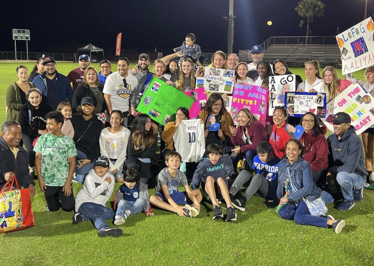 AaliyahPitts101's tweet photo. Blessed and so grateful for all the love and support! 5-1 WIN last night was the cherry on top!! Thank you to my friends, family, @tbusoccer, @ECNLgirls and my amazing teammates! #ECNLFL #tbupride https://t.co/3B5RFAIDu9