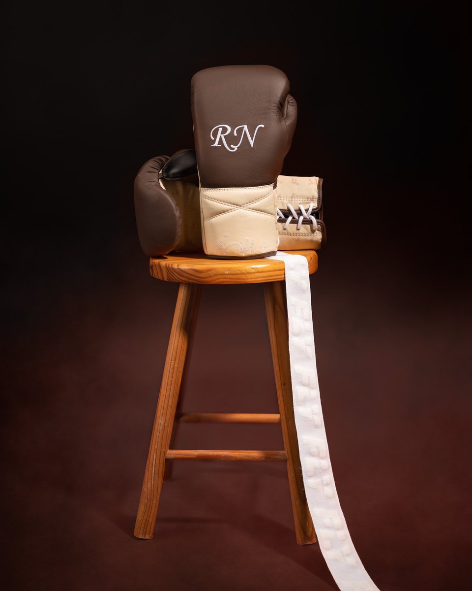 flysportsuk's tweet photo. A timeless classic with a modern twist. 🕰️

#FlyBespoke Superlace 

#FlyBoxing https://t.co/09rUJ8QPjg