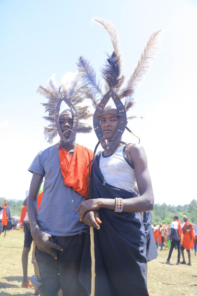 magicalkenya's tweet image. All about the masai rituals: Before their passage to elderhood, morans would hand over ushanga (beaded chain)to their mothers as appreciation for looking after them through their youth as witnessed in a ceremony  in Osinoni, Transmara in Narok. #magicalkenya #RediscoverTheMagic