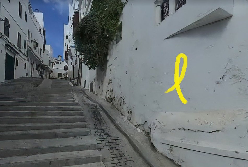 Mamenrramirez's tweet photo. He vuelto!!
Perdon por los dias sin tuitear, he aprovechado la fiesta del solsticio de invierno para ir de vacaciones por Marruecos, conociendo su cultura progresista.
No me da lagana de quedarme aqui con los fachas que celebran la navidad.
He dejado esta pintada en Tanger. https://t.co/yf3oHc505U