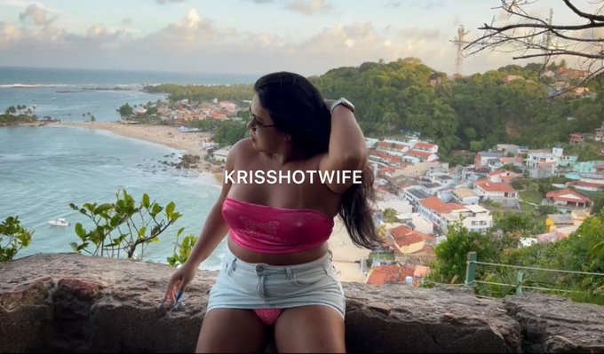 BOM DIAAA, j&aacute; foram conferir esse v&iacute;deo novo na nossa plataforma?  Ainda n&atilde;o? Corre para para conferir<a href="/tag/krisshotwife"class="tags"><span>#krisshotwife</span></a>