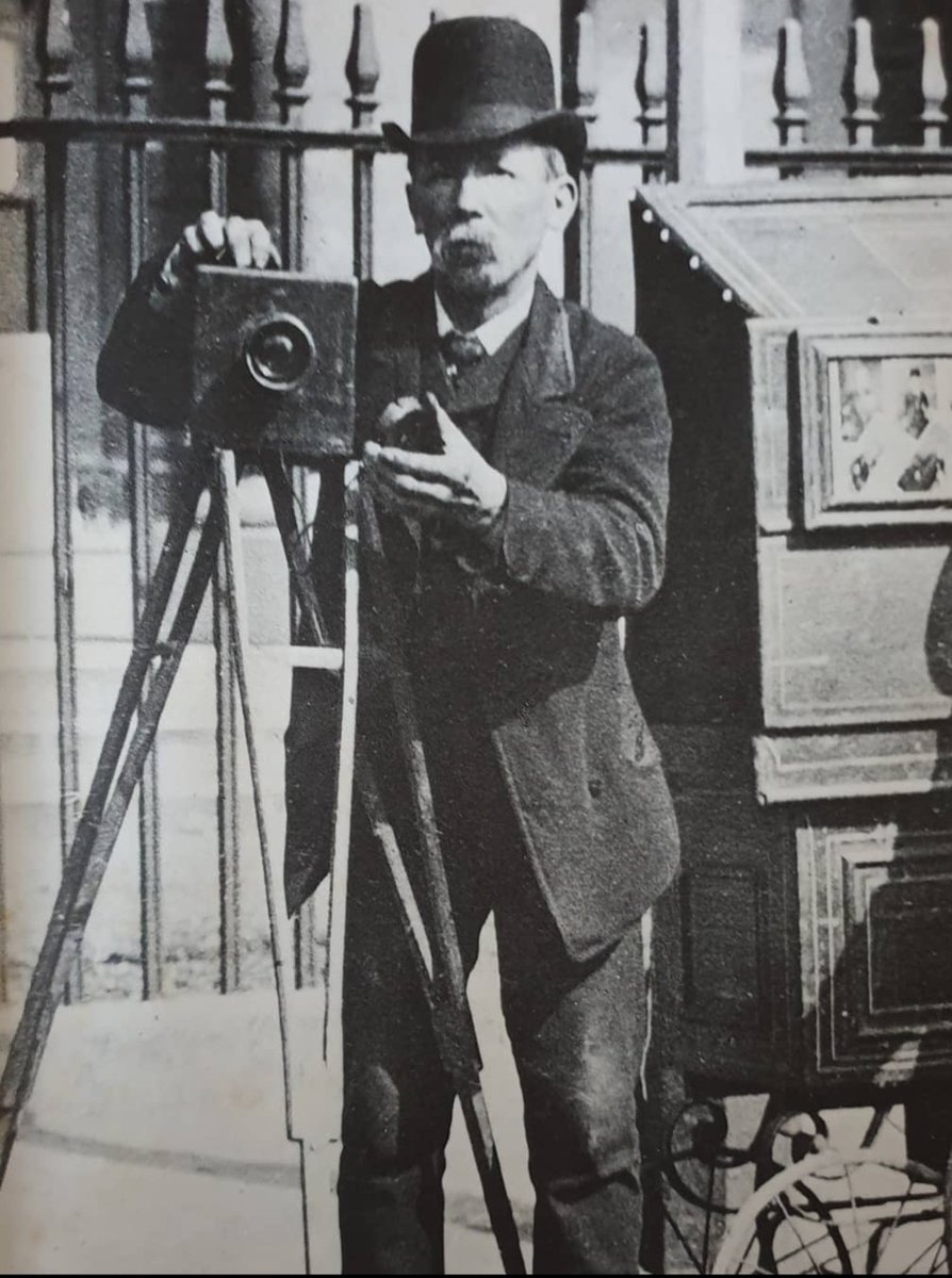 A Victorian Street Photographer c1890 It's thanks to people like this, we get to see the wonderful photographs that give us a glimpse into the past.