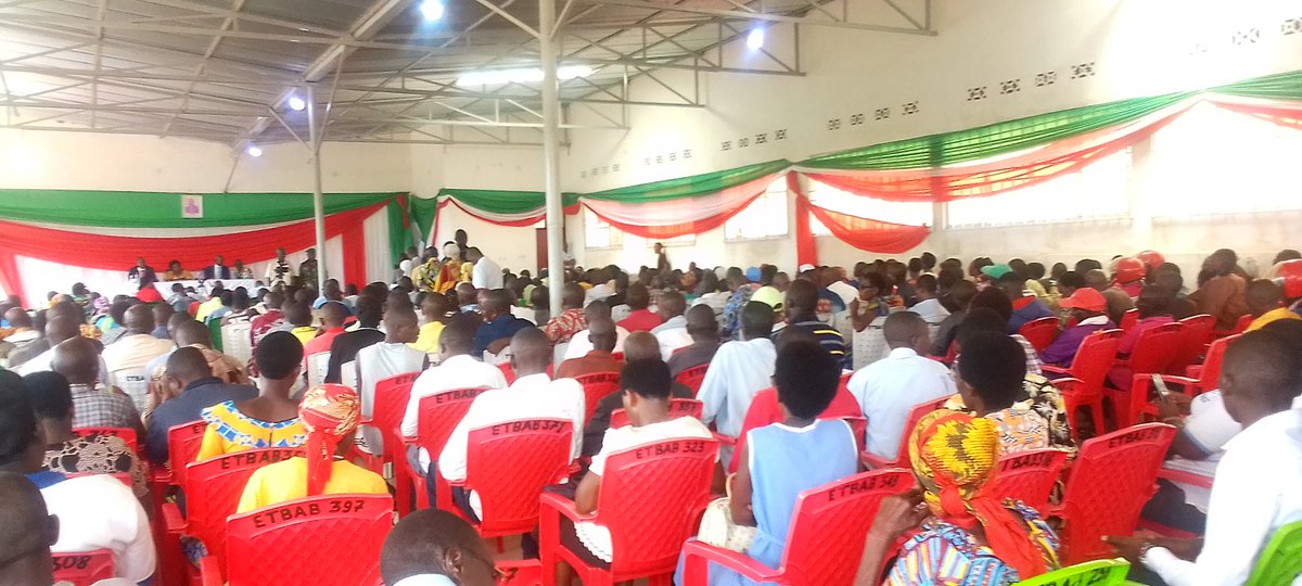 BubanzaCommune2's tweet photo. #Burundi:Ce lundi le 9/1/2023,Le Ministre de @MdnacBi  @TribertMutabazi et la Ministre de @GenreMinistere @Sabushimike_Ime Ont effectué une descente à @BubanzaProvince pour recceuillir et résoudre les problèmes de la population de ladite Province.
#Bubanza.
#Ayiwacu https://t.co/YDx7zqKXmx