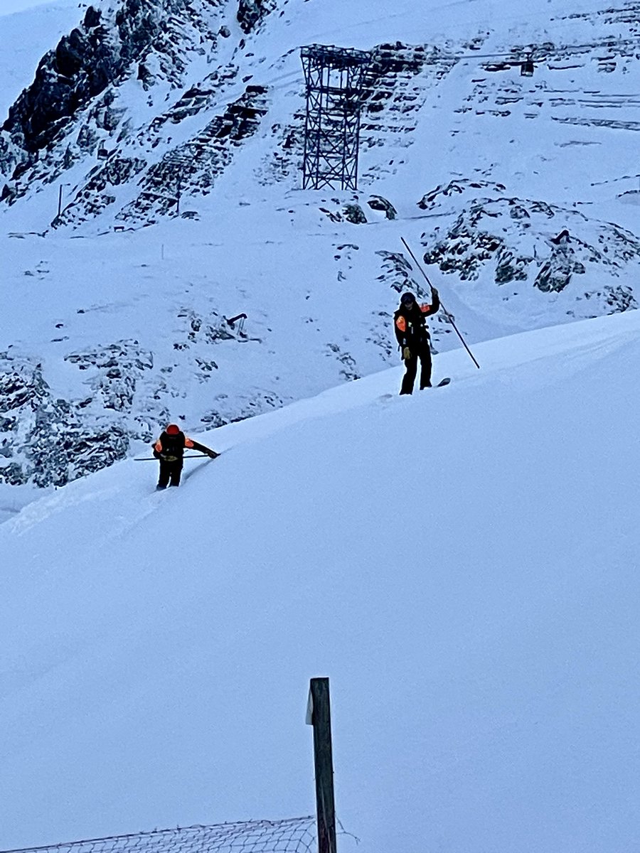 SeeChamonix's tweet photo. ❄️BIG SNOWFALL RETURNS TO THE ALPS
Well thankfully the snow dances and prayers are all being answered and it's snowing again here and looks set to continue! lower freezing levels and big snow on the way https://t.co/AMefGf8Rzg
#snowinthealps #weathertoski #snowreport #seechamonix https://t.co/RiAevbpFex