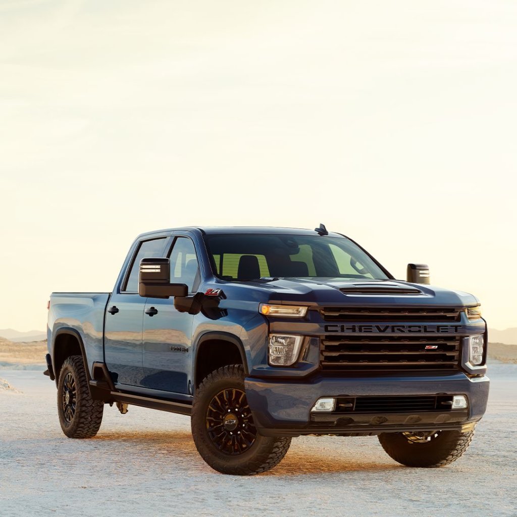 countrychev's tweet image. #SilveradoHD.  Built to complete the job. Designed to look commanding while doing it.  #CountryChev #Chevrolet