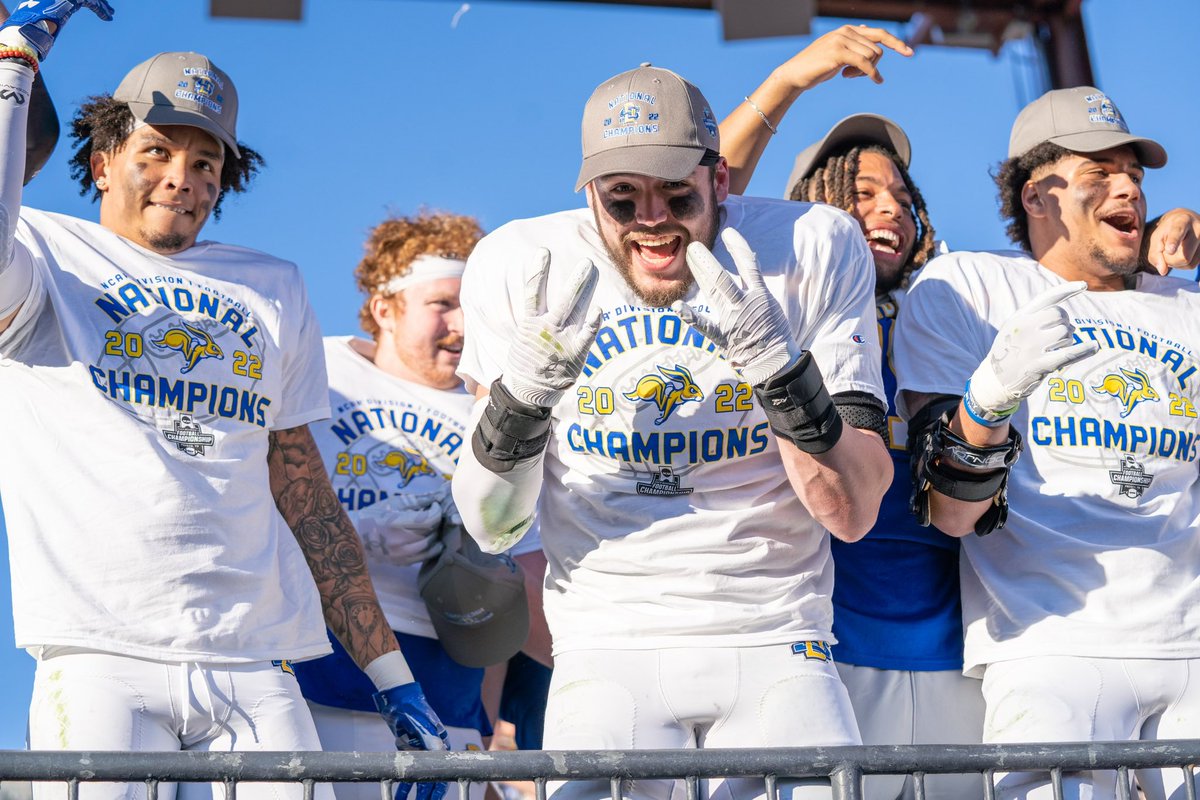 GoJacksSDSU's tweet photo. NATIONAL. CHAMPIONS. 

#GoJacks 🐰 https://t.co/laedo2EMfD