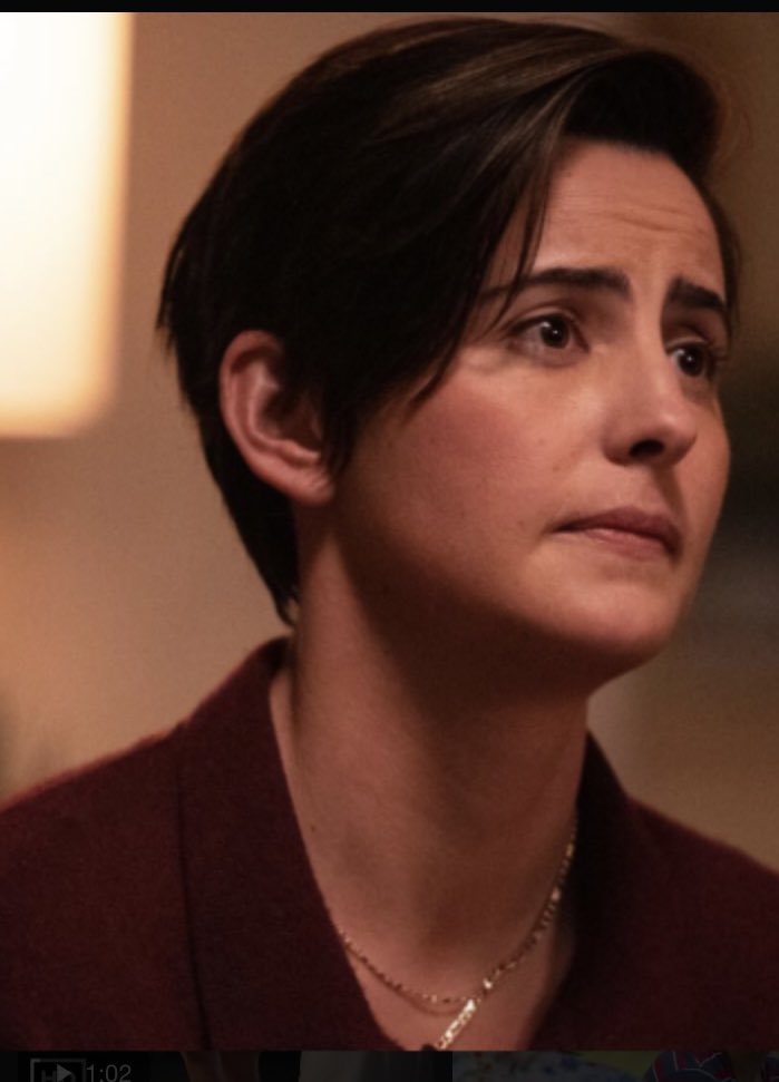 libbysuxx's tweet photo. Someone at @SHO_TheLWord has some explaining to do for stealing my girlfriends life 😅😅

Not only do they look similar, both kicked out for being gay, she also dyed her hair brown when she became sober &amp; similar parent styles 

My gf also has a Carrie &amp; Misty…. ! 

🤔🤔🤔 https://t.co/8hnwQcvUF5