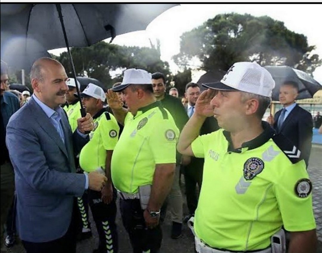 Sn Bakanım @suleymansoylu 3201 Sayılı Emniyet Teşkilat Kanunun GEÇİCİ - 29. maddesi ile düzenlenen BAŞPOLİSLERİN Komiser Yrd.lığına terfi ettirilmesine dair terfi işlemleri son 3 YIL dır uygulanmamıştır.Sorunun çözümü noktasında müjdeli haberlerinizi bekliyoruz.🙏 @mehmetaktasgm