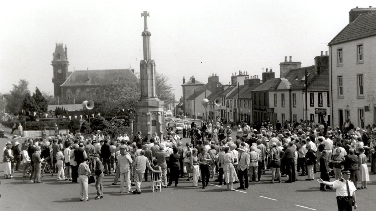 WigtownBookFest's tweet photo. 2023 is our 25th year 🎉🎊🥳🙌
As well as an extra special line up for our Silver Anniversary, we'll be looking back through 25 years of telling stories and the army of dedicated people who have made #wigtownbookfestival possible.
#bookfestival #wigtown #stillreading https://t.co/Hb8FzA0XIh