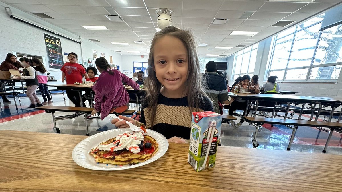 PWCSNews's tweet photo. Attending school is 'sweet'! 🥞 Students at @DumfriesES were recognized for outstanding attendance with a pancake breakfast. https://t.co/ZRLJE1Onm8