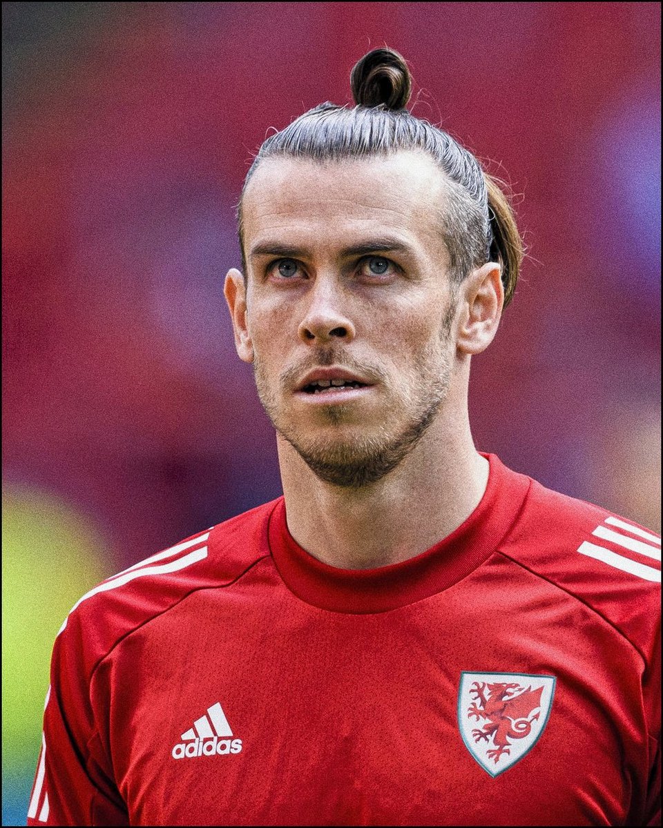FaktaSepakbola's tweet photo. RESMI: Gareth Bale memutuskan pensiun sebagai pesepakbola di usianya yang ke-33 tahun ini.

Selamat menikmati masa-masa pensiun, Bale!

Momen apa yang kamu ingat dari pemain ini? https://t.co/Fp9XnJxPUB