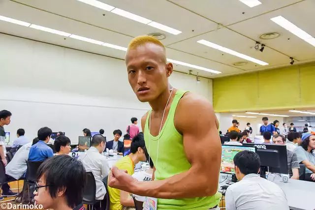 GIGALODOON's tweet photo. @breakingdown_jp こいつ呼んで欲しいわ
最凶e-sportプレイヤー「さろすけ」
（185cm 95kg 元プロボクサー） 

スマブラの大会会場で他プレイヤーを殴り永久出禁 https://t.co/Jd2BWwFUvJ