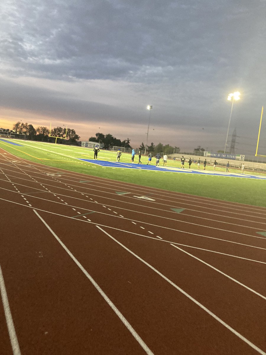 Getting this work in early morning grinding for the 2023 season with <a href="/eastlaketitanFB/">Eastlake Titans Football</a>