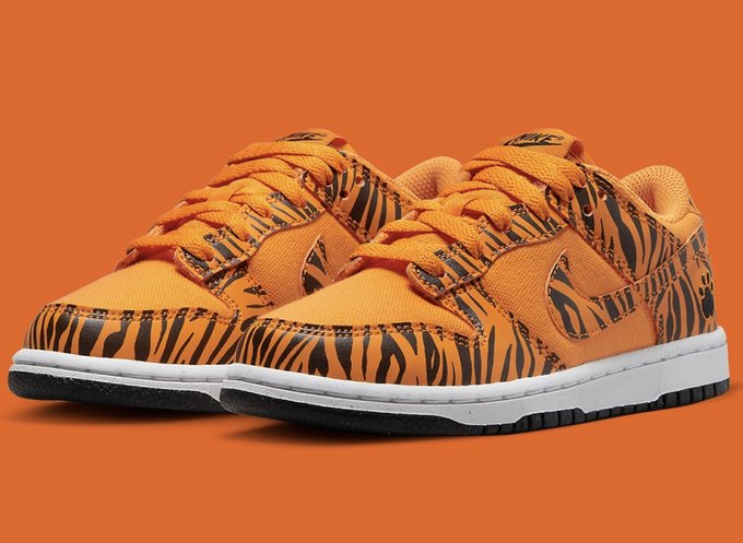 tiger stripe nike shoes