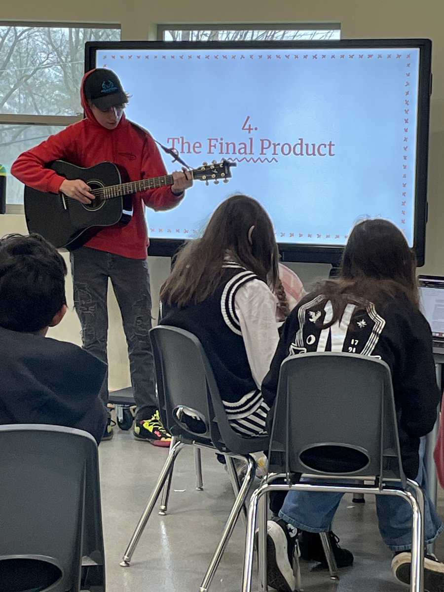 DumontTech's tweet image. Our Ss recently finished their #passionprojects. Ss chose a topic of their choice to build, create or research.  It&apos;s amazing to see students pursue their own interests and learn to be self-directed learners!  #WeAreNoble #NobleFLEX  #PBL