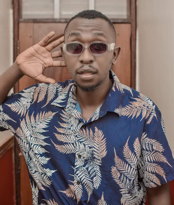 95_TimeFM's tweet photo. Winding up #MoodyMonday with Dj Issue Pro on the Decks of the #TheMixAtSix dropping hit after hit as #Flight628 sets off! Hosted by #MusosiIbra. Tune in!
📱 0757 800 500
🎧🌍: https://t.co/rh3CNhceCk
#MbalesNumberOne #WeloveMbale #Mbalecity https://t.co/5UDOnKpBFM