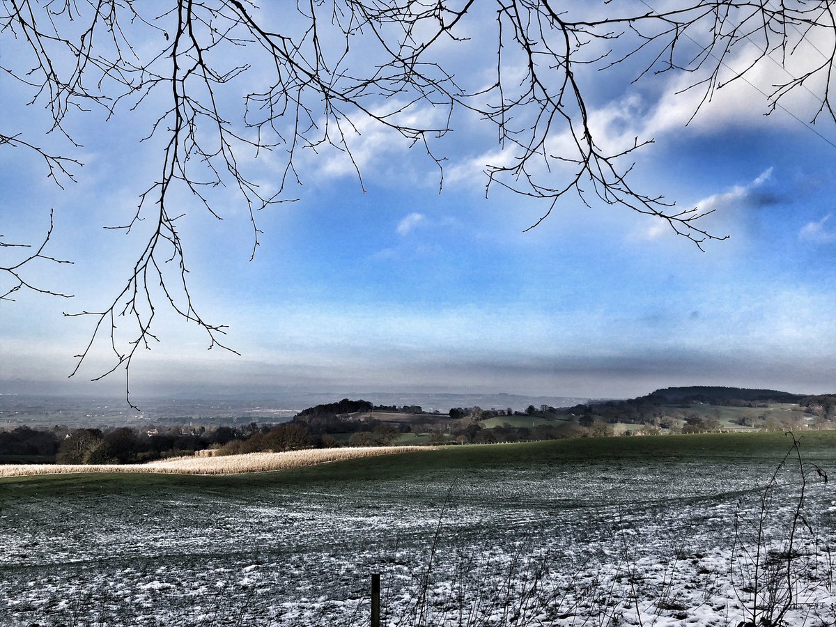 matt_cork's tweet photo. #OTD 2 years agoโฆ
In the hills around Malpas looking down over the Cheshire Plain & towards the Penninesโฆ ๐ฅพ๐ฅพ
Buckeley Hill, Bickerton Hill & Maiden Castle en route
#malpas #cheshire #hiking #walking #bickertonhill #rawhead #cheshireplain #larktonhill #maidencastle https://t.co/j4tZKl49D2
