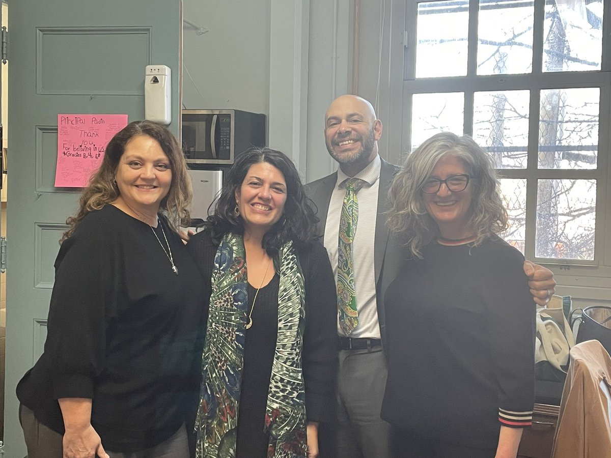 PS20PtRichmond's tweet photo. @PS20portrichmond @PS21si and @ps68si1 enjoyed the collegial conversation around teacher practice with Amery Rock. @CSD31SI @DrMarionWilson @CChavezD31 https://t.co/teVChgwR2y
