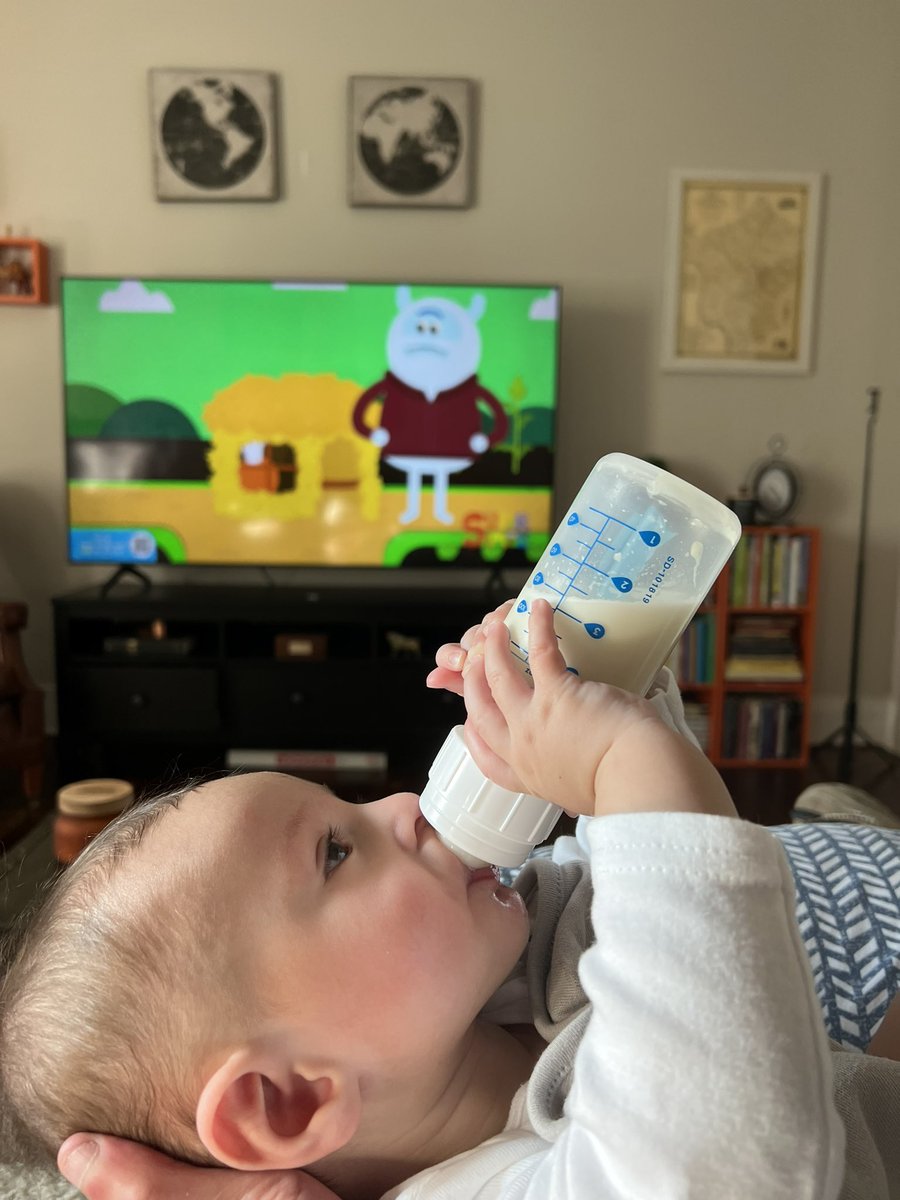 AgriPV10's tweet photo. Este galán hoy cumple 5 meses!
Meg se fue de viaje de chamba así que me lo quedo esta semana 😰
Gracias a diosito viene mi madre a echarme la mano, además Megan dejó listo todo un manual! #BabyLogan https://t.co/PRWzM8L9XI