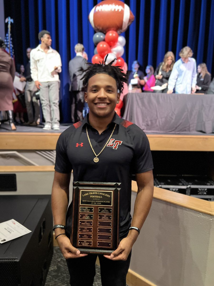 Truly honored to receive the MVP award at <a href="/LTHSCavFootball/">Lake Travis Football</a> banquet last night! Big shoutout to one the best offensive linemen in school history! And another big shoutout to all my coaches for pushing me everyday!! <a href="/CoachHankCarter/">Hank Carter</a> <a href="/TFlanders405/">Timothy Flanders</a> <a href="/TommyMangino/">Tommy Mangino</a> <a href="/LT_FBRecruiting/">Lake Travis FB Recruiting</a>