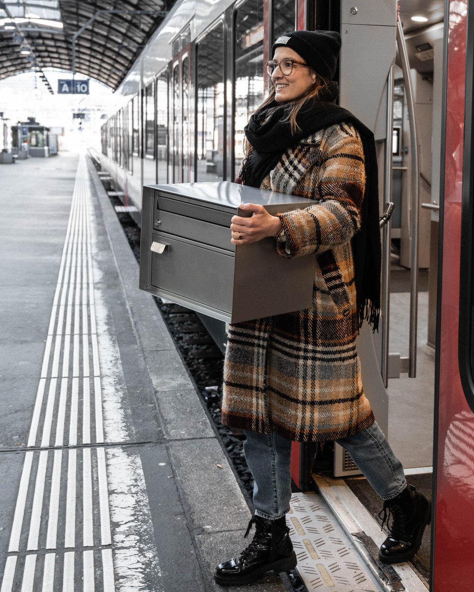 📬Du kennst es: Du bist unterwegs, hättest Zeit deinen Papierkram zu erledigen aber hast die Dokumente nicht dabei.

Das kann Rea nicht passieren. Sie ist Product Manager bei uns und hat dank PEAX ihren Briefkasten immer dabei.

#digitalmailroom #epost #digitalepost #post