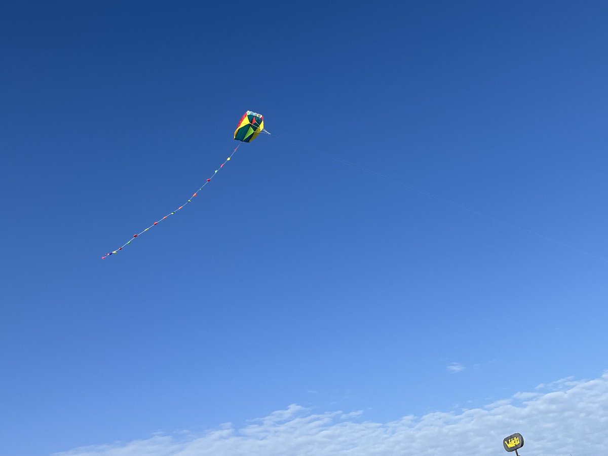 #LVPSRIGHTS kite flying in Fuerteventure. Right to play article 31 ⁦@missbinnielvps⁩